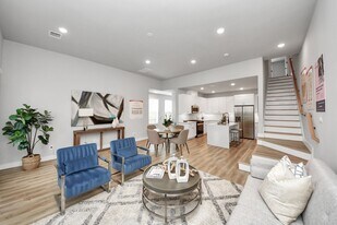 5811 Francis Oak Ln in Houston, TX - Building Photo