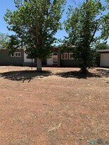 2319 Axtell St in Clovis, NM - Building Photo