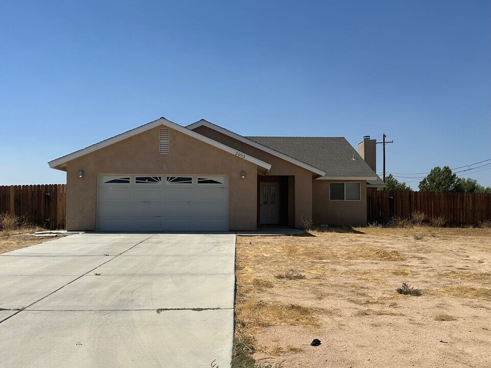 20113 94th St in California City, CA - Building Photo