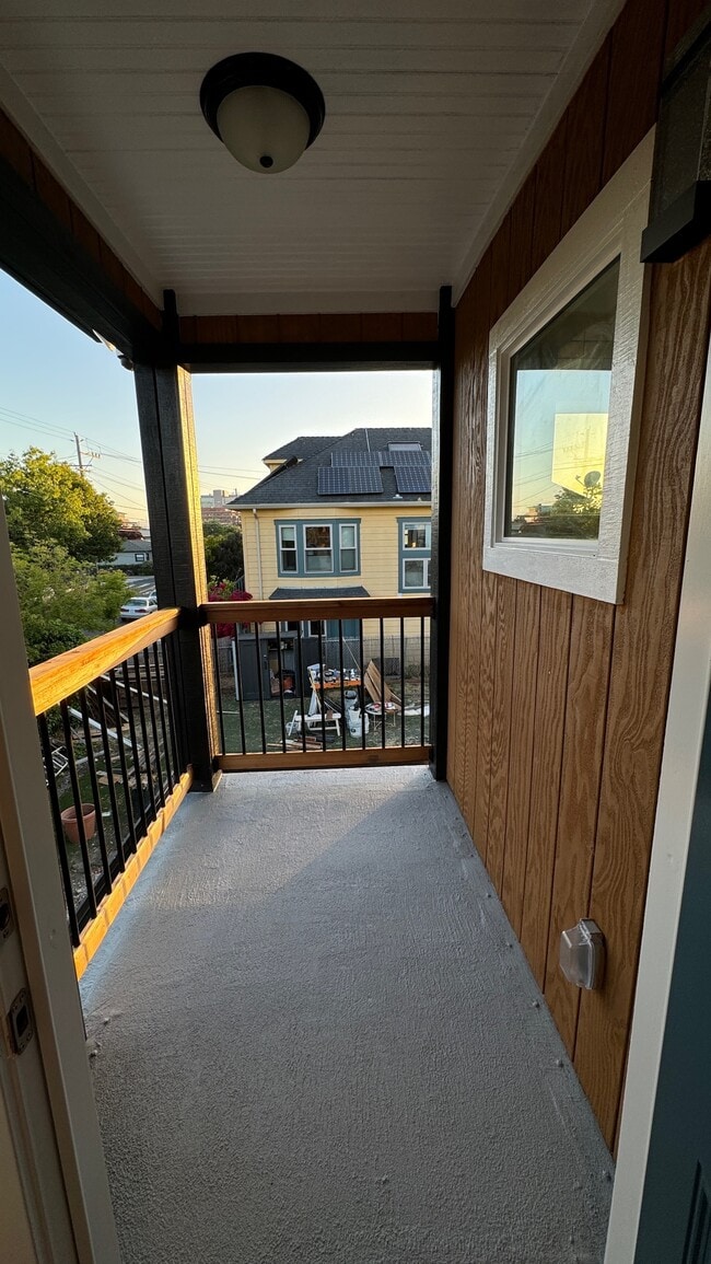 1202 61st St, Unit A in Oakland, CA - Foto de edificio - Building Photo