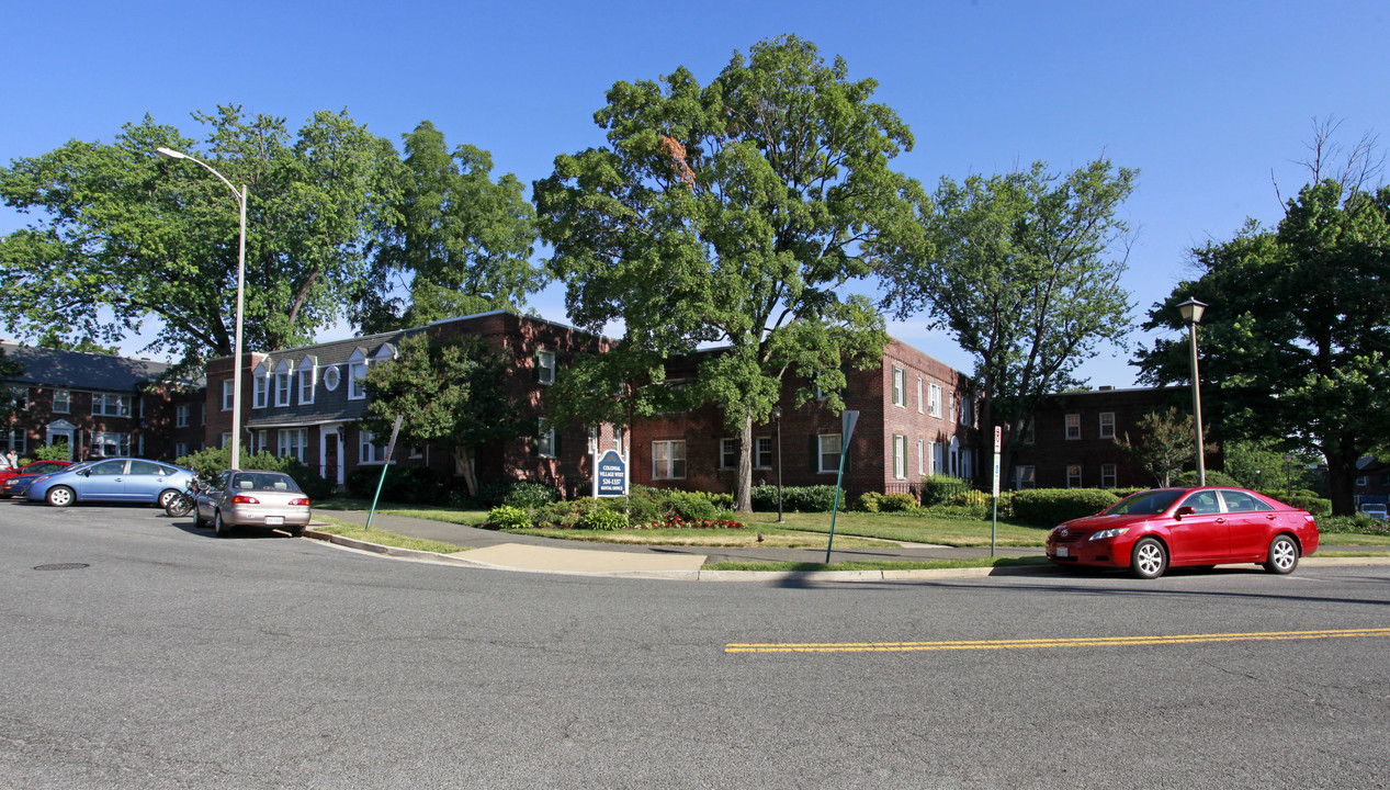 Colonial Village I in Arlington, VA - Building Photo