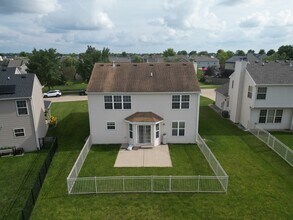 3922 Wildflower Dr in Champaign, IL - Building Photo - Building Photo