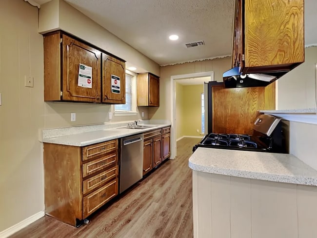 151 Valleyglen Dr in Desoto, TX - Building Photo - Building Photo