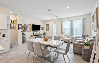 1806 SE Ocean Cove Way in Stuart, FL - Building Photo - Building Photo