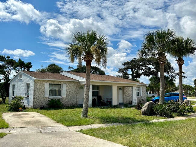 7 Cypress Cir in Ormond Beach, FL - Building Photo - Building Photo