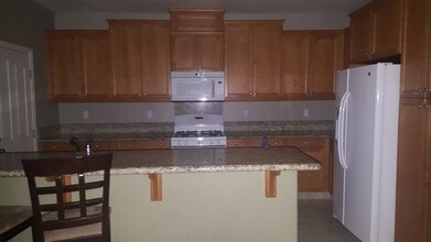 165 W Santa Barbara Way in Mountain House, CA - Building Photo - Building Photo