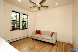 37 N Dean St in Englewood, NJ - Building Photo - Building Photo
