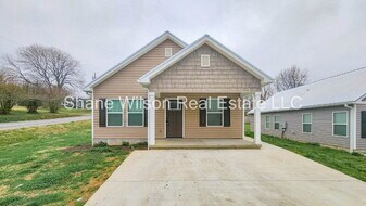 912 Worth St in La Fayette, GA - Building Photo