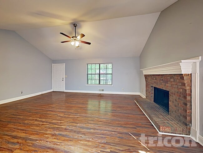 4807 Alpine Dr SW, Unit 1323-A in Lilburn, GA - Foto de edificio - Building Photo