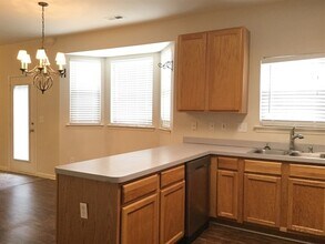 154 Elrosa Rd in Mooresville, NC - Foto de edificio - Building Photo