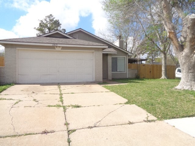 13919 Tower Point Dr in Sugar Land, TX - Building Photo - Building Photo