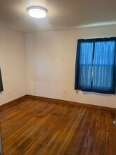 1325 S Second St in Lebanon, OR - Foto de edificio - Building Photo