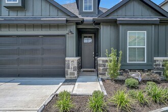 551 Ruby Bnd Ln in Montgomery, TX - Building Photo - Building Photo