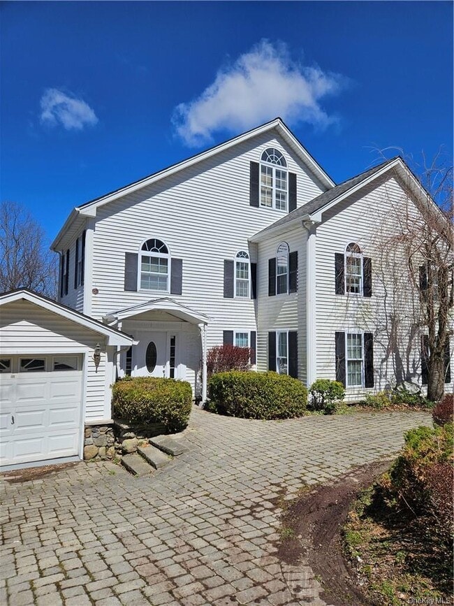 property at 11 Stage Coach Rd