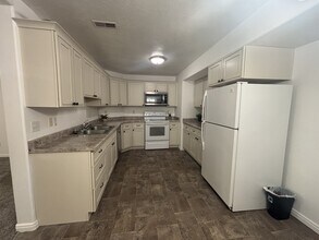 8083 N Ridge Loop E in Eagle Mountain, UT - Building Photo - Building Photo