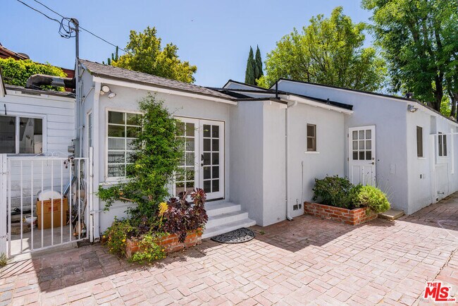 416 1/2 Norwich Dr in West Hollywood, CA - Building Photo - Building Photo