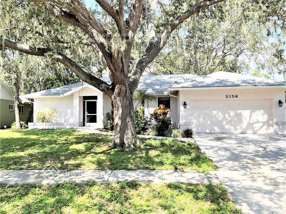 2156 Tall Oak Ct in Sarasota, FL - Building Photo