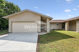 2337 N Rutland Ct in Wichita, KS - Building Photo