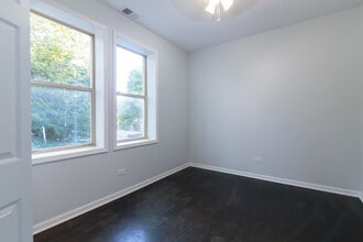 5134 N Oakley Ave in Chicago, IL - Building Photo - Building Photo