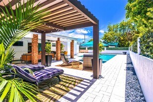 1710 SW 29th Ave in Miami, FL - Building Photo