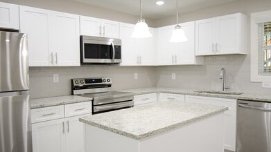 Crystal at Riverdale in College Park, GA - Foto de edificio - Building Photo