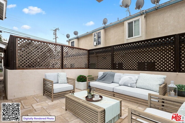 2222 Neilson Wy in Santa Monica, CA - Building Photo - Building Photo