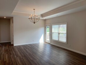 8106 W 143rd Ter in Overland Park, KS - Building Photo - Building Photo