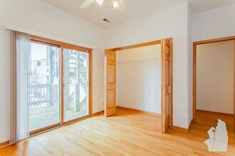 1326 W Diversey Pkwy in Chicago, IL - Building Photo - Building Photo