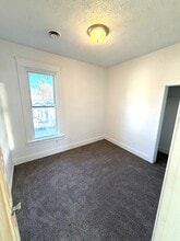 731 W 4th St in Erie, PA - Foto de edificio - Building Photo