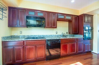 813 Floral Pl NW in Washington, DC - Building Photo - Building Photo