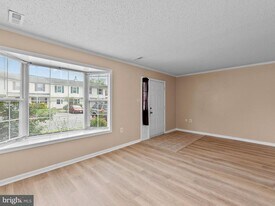 2178 Mager Dr in Herndon, VA - Building Photo