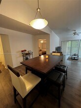 2548 Centergate Dr in Miramar, FL - Building Photo - Building Photo