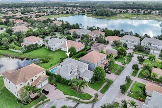8959 Cypress Grove Ln in Royal Palm Beach, FL - Building Photo - Building Photo