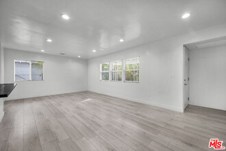 12670 Glenoaks Blvd in Los Angeles, CA - Building Photo - Building Photo