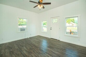 246 W Marshall Dr in Van Alstyne, TX - Building Photo - Building Photo