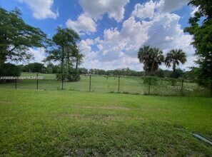 7831 N Colony Cir in Tamarac, FL - Building Photo - Building Photo