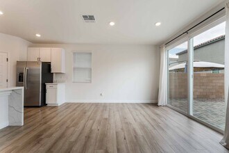 10613 Adobe Ranch St in Las Vegas, NV - Building Photo - Building Photo