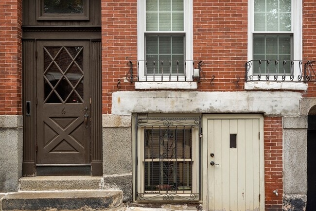 9 Hudson St, Unit 2