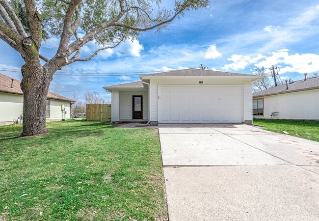 5130 Riverwood Dr in Richmond, TX - Foto de edificio - Building Photo