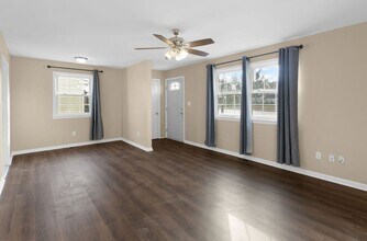 401 Settlers Landing Rd in Hampton, VA - Building Photo - Building Photo