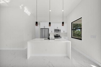 7054 Rosemont Dr in Englewood, FL - Building Photo - Building Photo