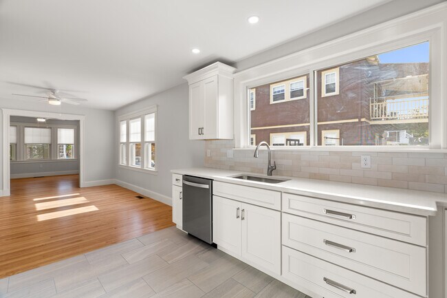 44 Winter St, Unit 1 in Medford, MA - Building Photo - Building Photo