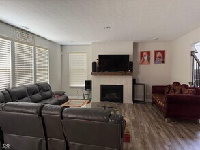 17393 Americana Crossing in Noblesville, IN - Building Photo - Building Photo