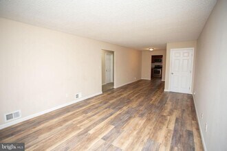 909 Woodchip Rd in Lumberton, NJ - Building Photo - Building Photo