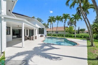 410 Sabal Way in Weston, FL - Building Photo - Building Photo