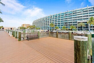 3001 NE 185th St in Aventura, FL - Building Photo - Building Photo