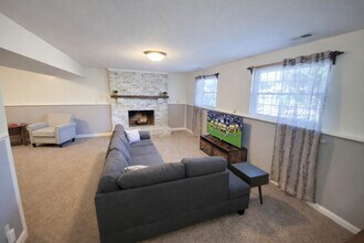 11423-11425 5 Cedars Rd in Charlotte, NC - Building Photo - Building Photo