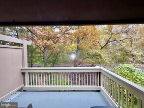 5806 Royal Ridge Dr in West Springfield, VA - Building Photo - Building Photo