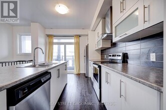 11 Donald Fleming Way in Whitby, ON - Building Photo - Building Photo