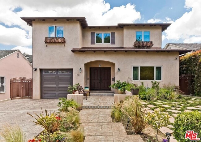 property at 1524 Reeves St